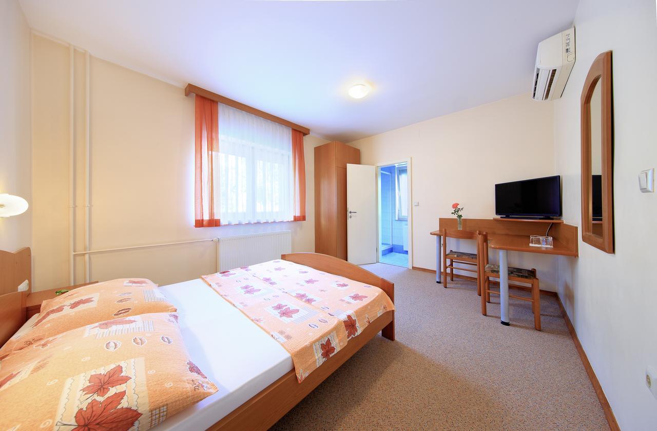 Rooms Sustersic Любляна Екстериор снимка