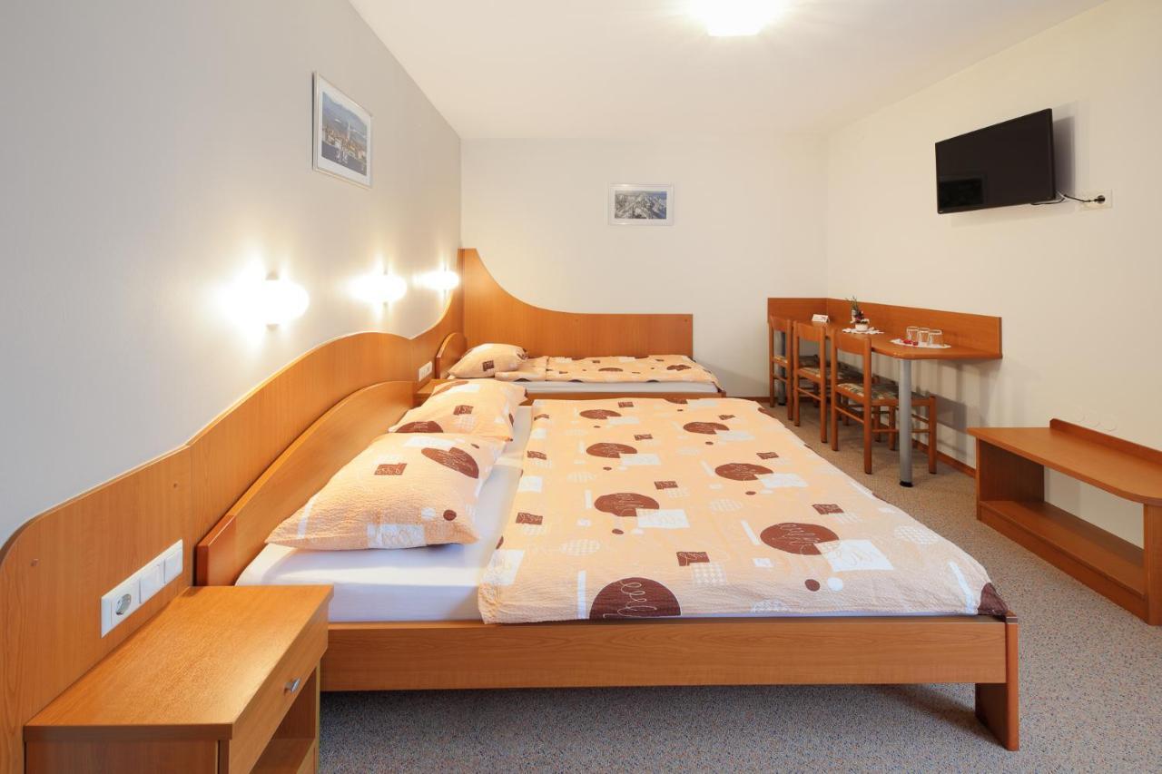 Rooms Sustersic Любляна Екстериор снимка
